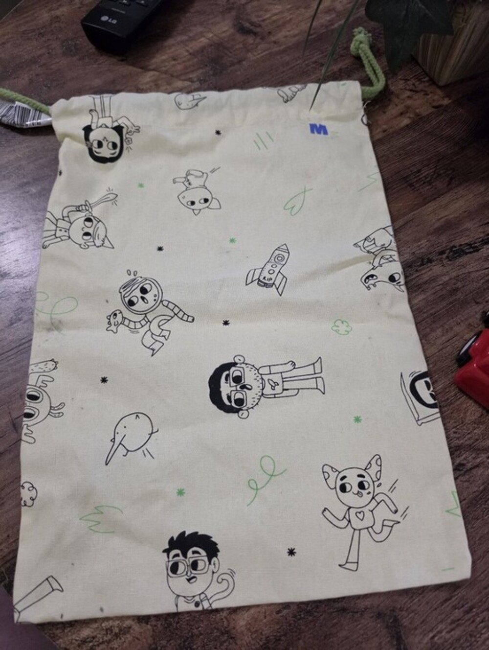 Makeship Drawstring Bag - Picture 2 of 2